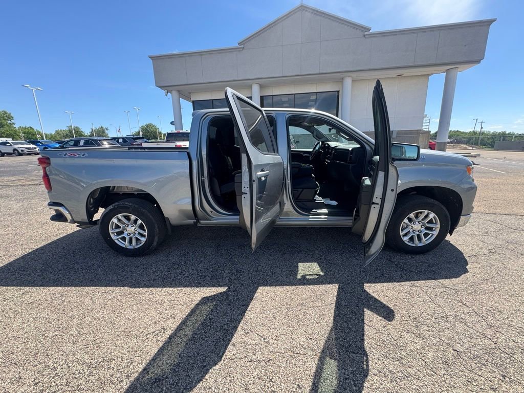 Used 2024 Chevrolet Silverado 1500 LT AWD/4WD image 8