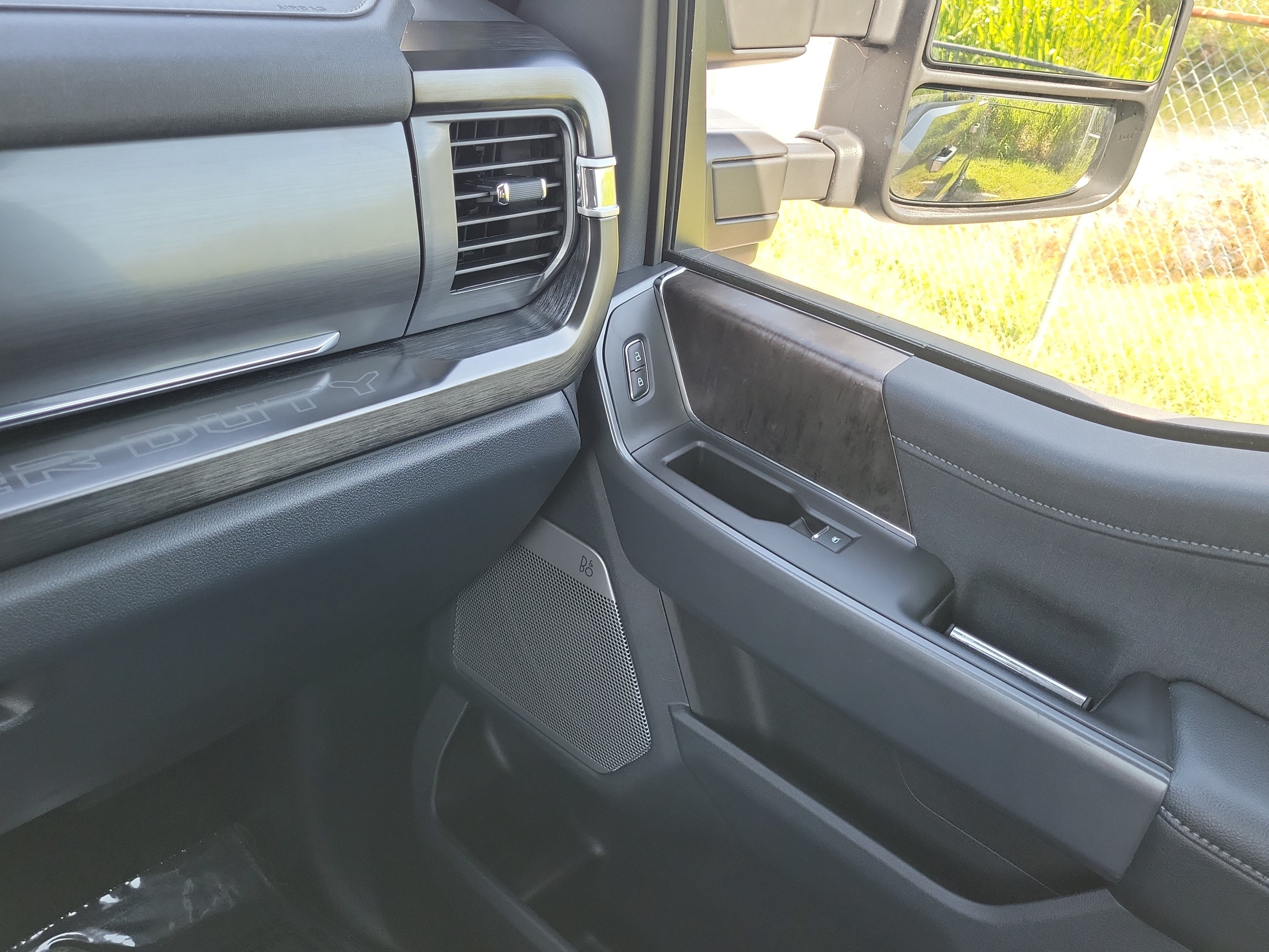 Certified 2023 Ford F250 Lariat w/ FX4 Off-Road Package AWD/4WD image 28