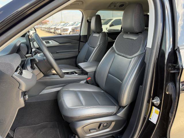 Certified 2025 Ford Explorer Active w/ Active Comfort Package RWD image 25
