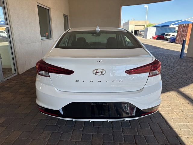 Used 2020 Hyundai Elantra SEL w/ Cargo Package (C1) FWD image 2