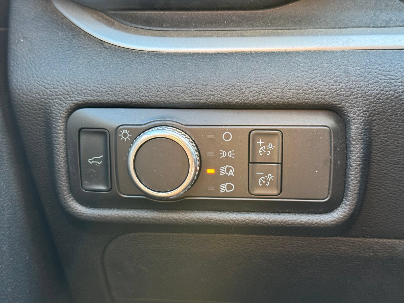 Certified 2022 Ford Explorer XLT RWD image 33