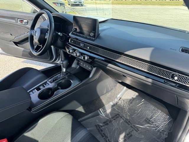 Used 2025 Honda Civic Sport image 31