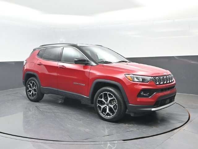 Used 2025 Jeep Compass Limited AWD/4WD image 2