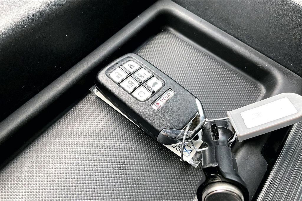 Used 2023 Honda Odyssey EX-L image 13