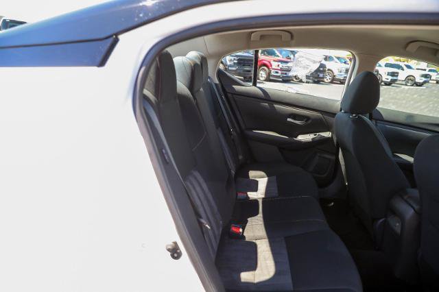 Used 2022 Nissan Sentra SR w/ Electronics Package FWD image 32