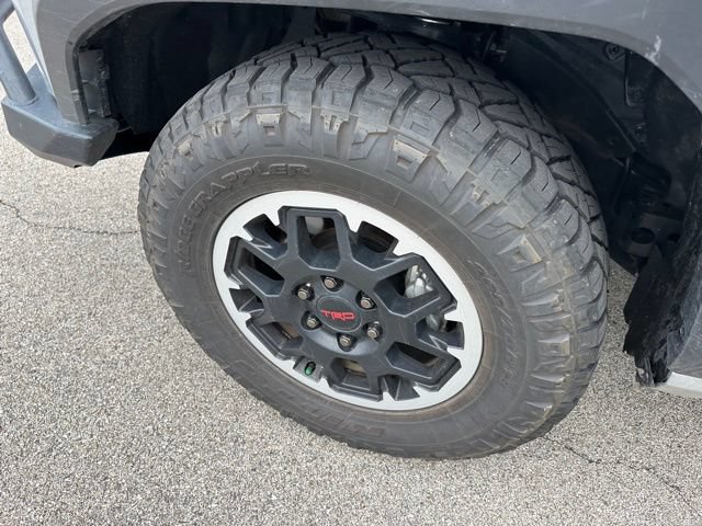 Used 2025 Toyota 4Runner TRD Off-Road Premium AWD/4WD image 9