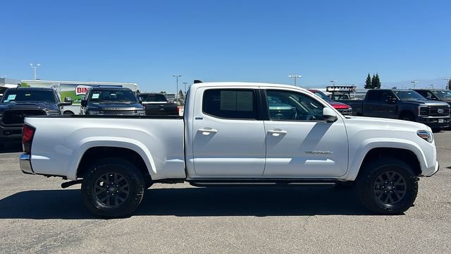 Used 2021 Toyota Tacoma SR5 AWD/4WD image 2
