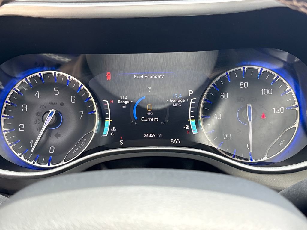Used 2024 Chrysler Pacifica Touring-L FWD image 22
