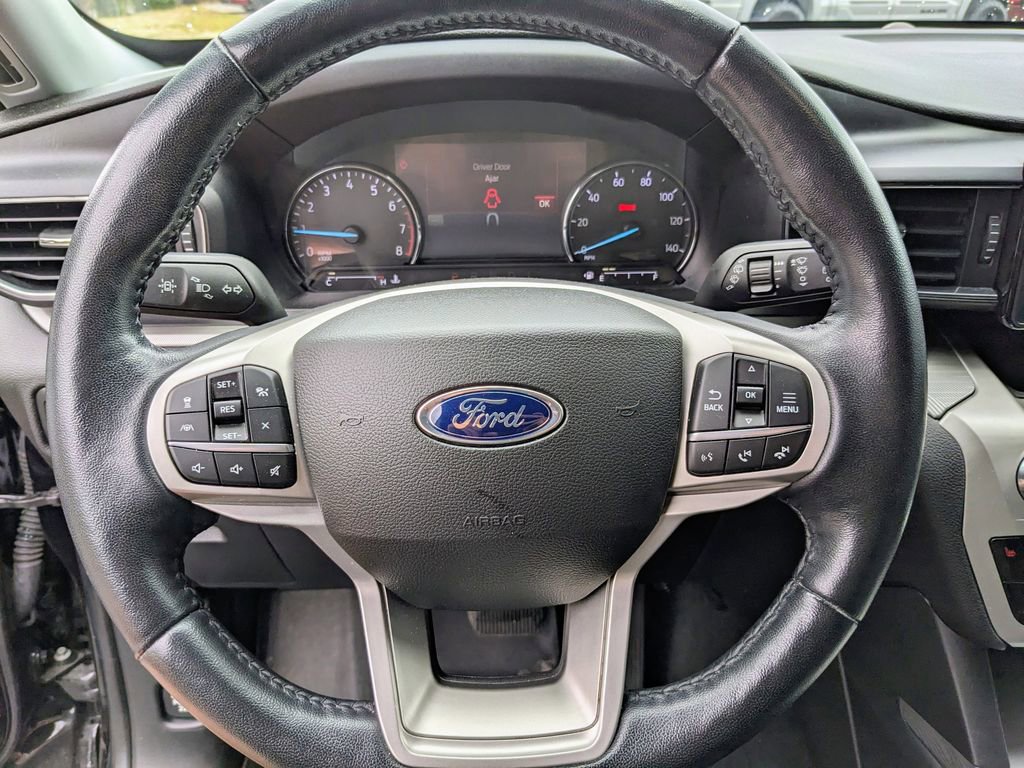 Certified 2022 Ford Explorer XLT w/ Equipment Group 202A image 29