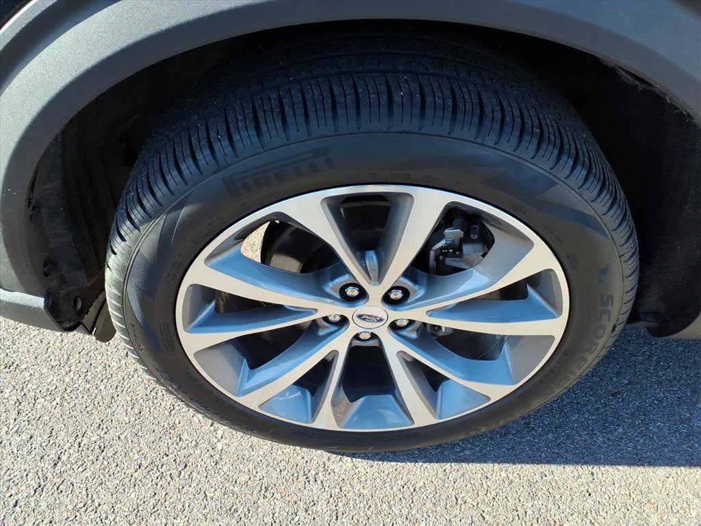 Certified 2025 Ford Explorer Platinum w/ Ultimate Package image 4