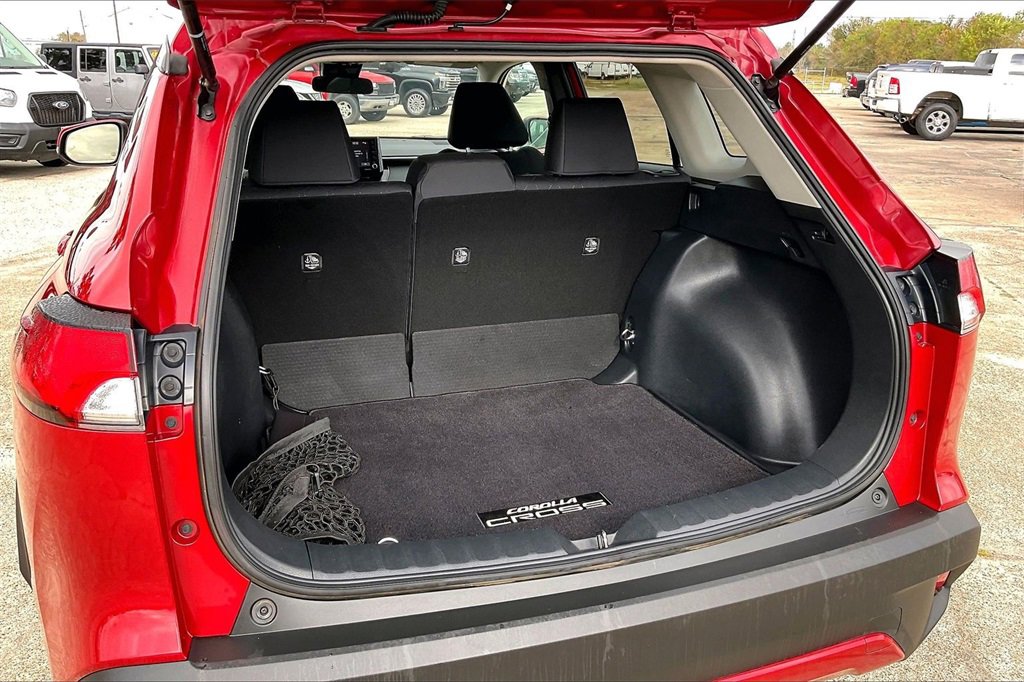 Used 2022 Toyota Corolla Cross LE image 36