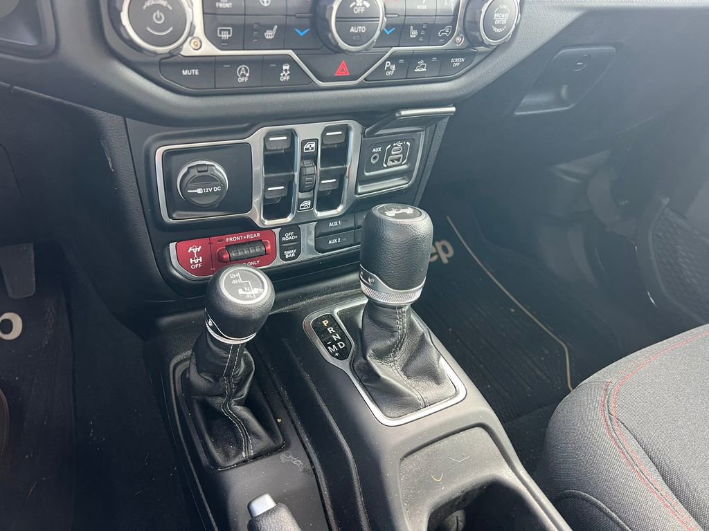 Used 2024 Jeep Wrangler Unlimited Rubicon w/ Technology Group image 20