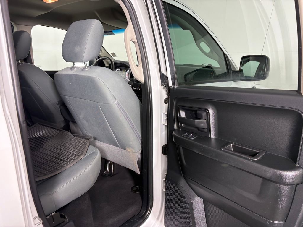 Used 2018 RAM 1500 Tradesman w/ Chrome Appearance Group AWD/4WD image 30