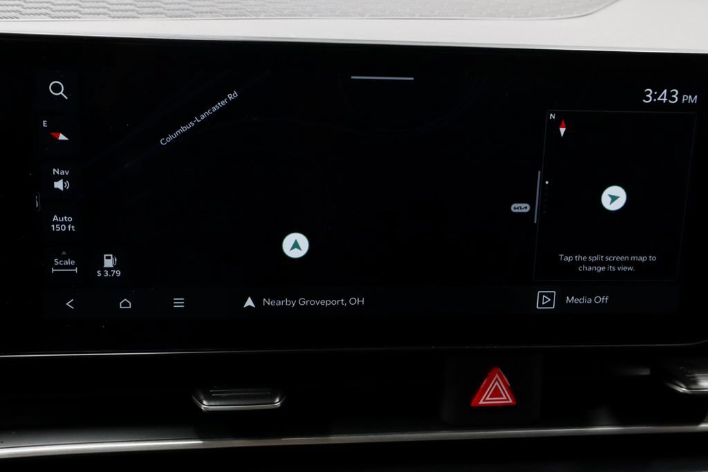 Used 2025 Kia Carnival FWD image 3