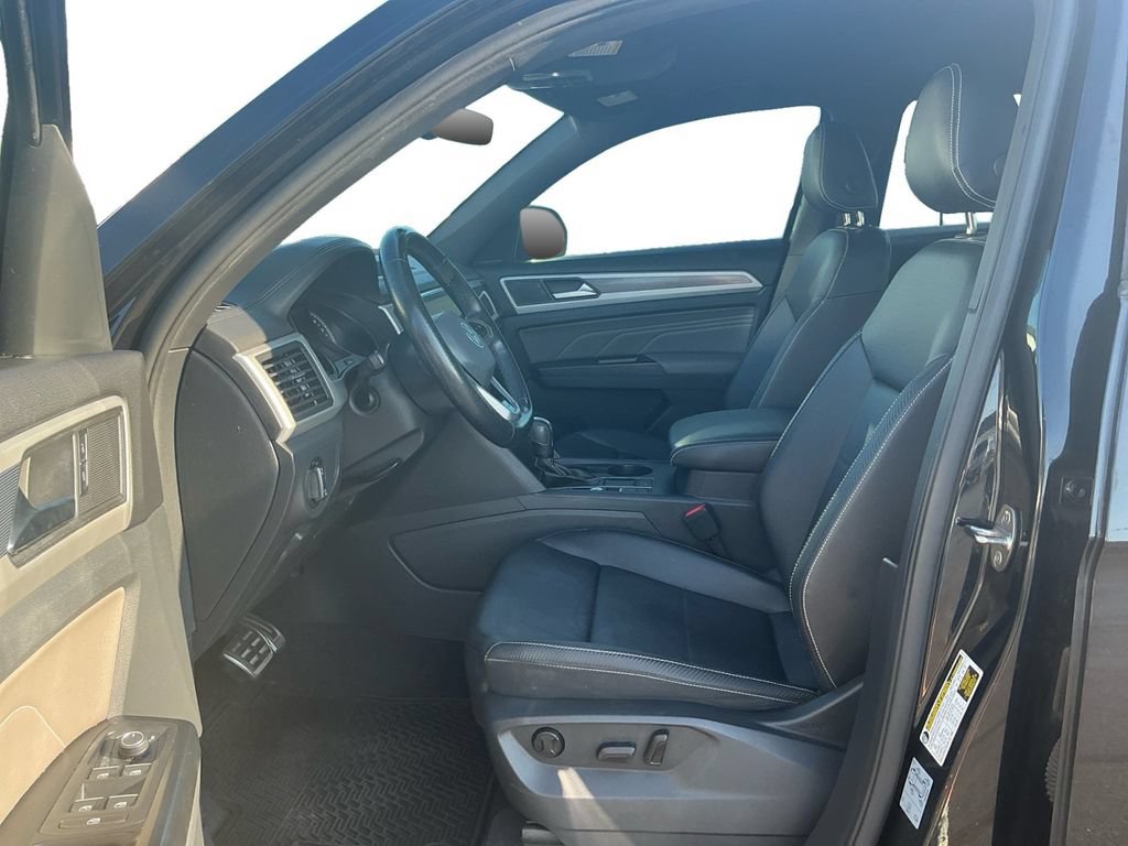 Used 2021 Volkswagen Atlas Cross Sport SE FWD image 14