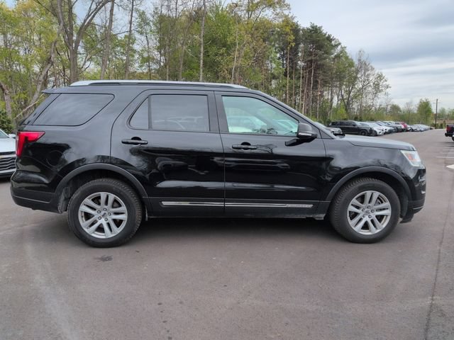 Certified 2019 Ford Explorer XLT w/ Equipment Group 201A AWD/4WD image 4