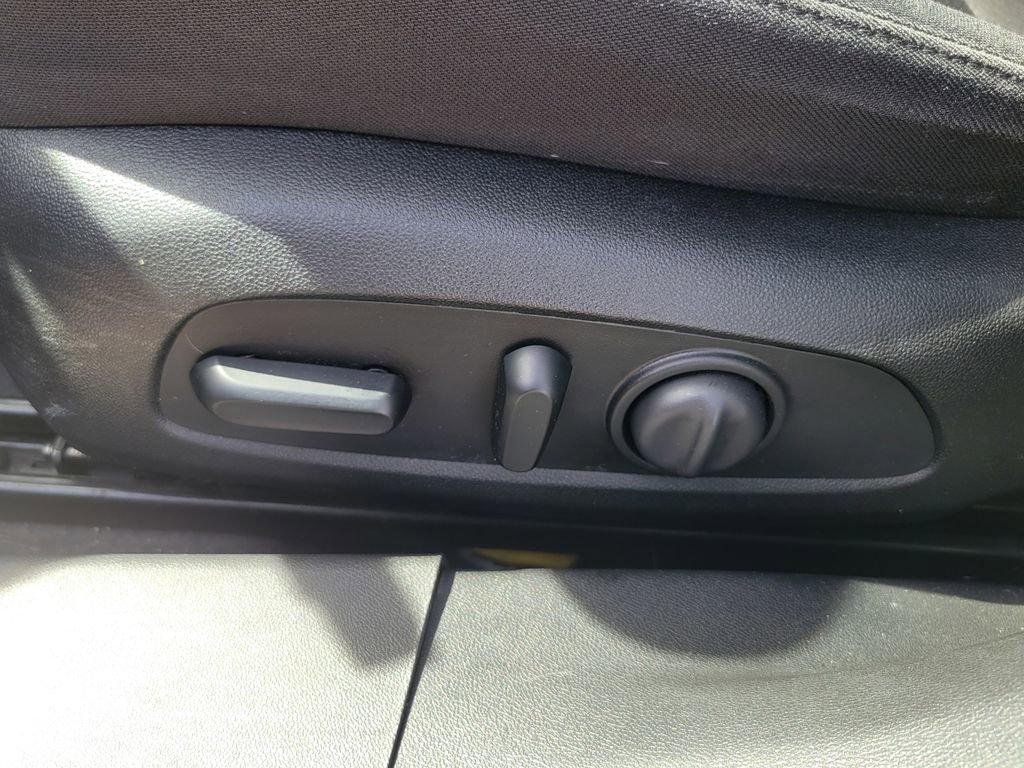 Used 2019 Chevrolet Malibu LT image 43