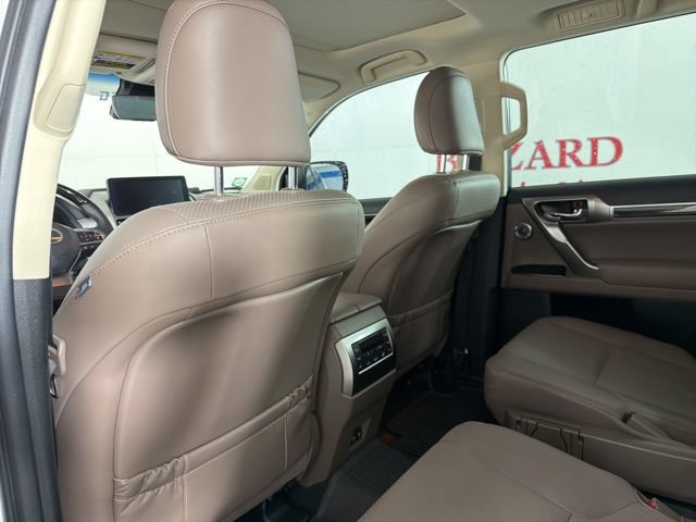 Used 2023 Lexus GX 460 Luxury w/ Sport Design Package AWD/4WD image 14