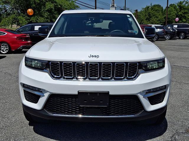 Used 2023 Jeep Grand Cherokee Limited AWD/4WD image 2