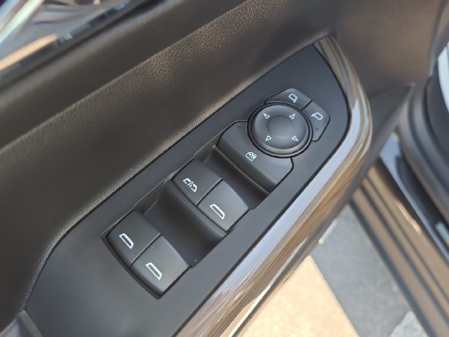 Used 2023 GMC Acadia SLE w/ Driver Convenience Package FWD image 25