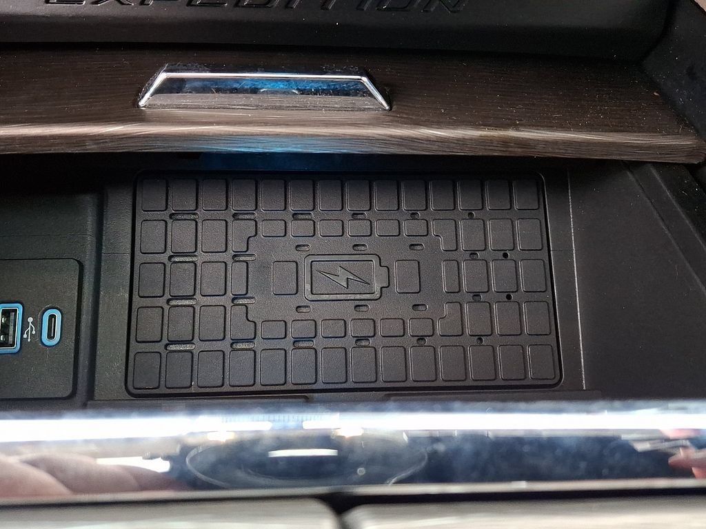 Certified 2022 Ford Expedition Max Limited AWD/4WD image 26