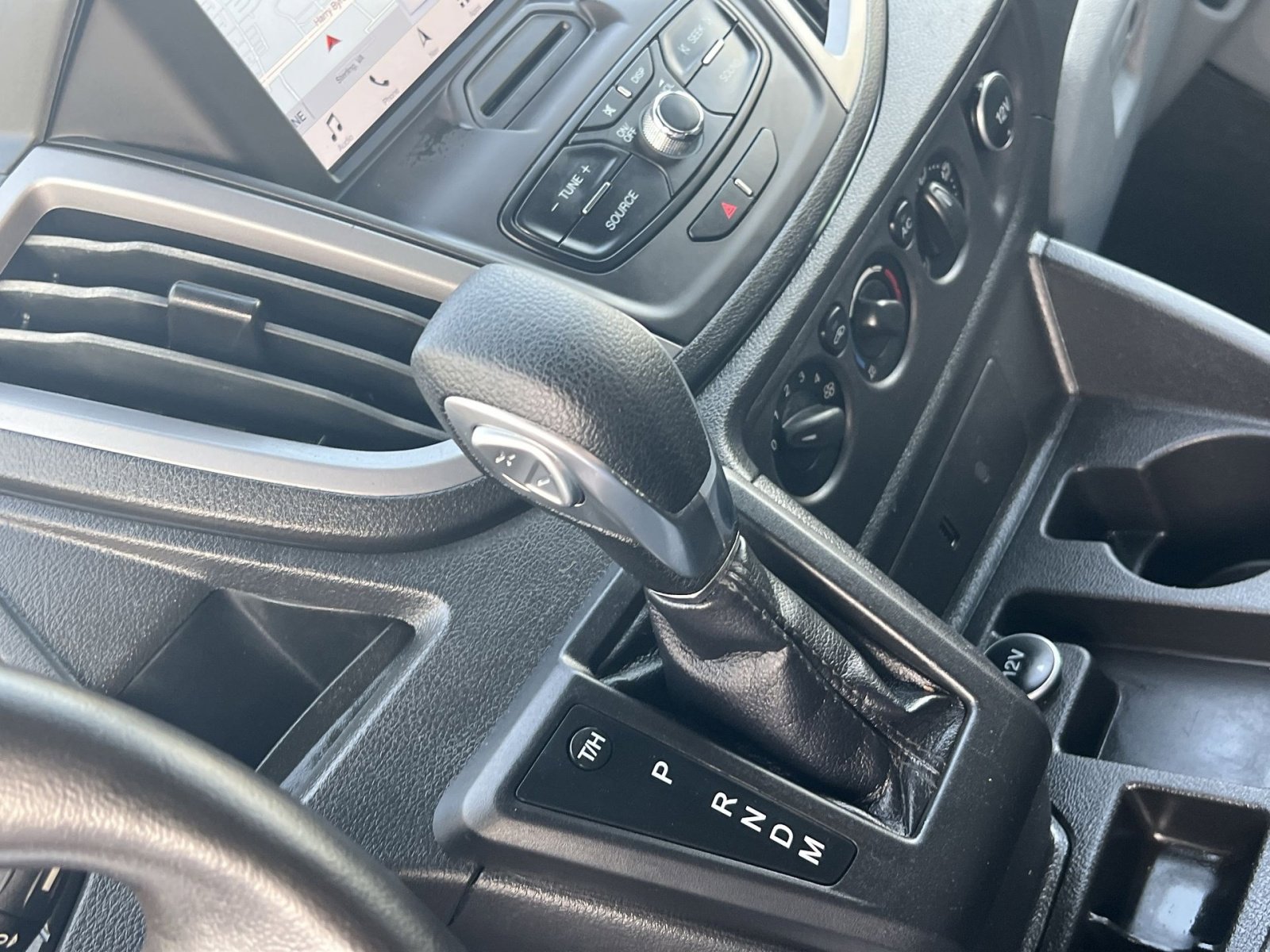 Certified 2018 Ford Transit 150 XLT image 22