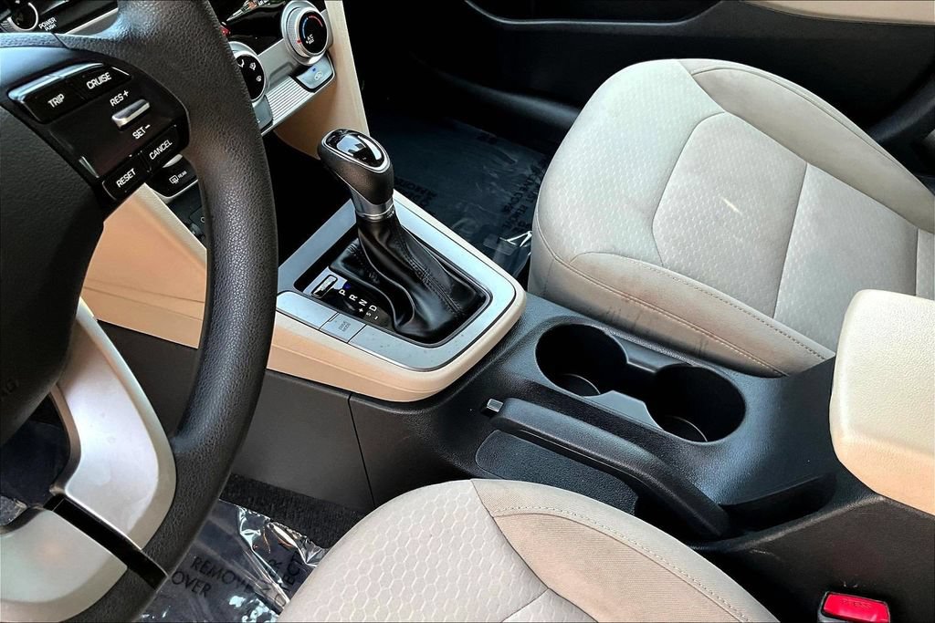 Used 2019 Hyundai Elantra SE FWD image 19