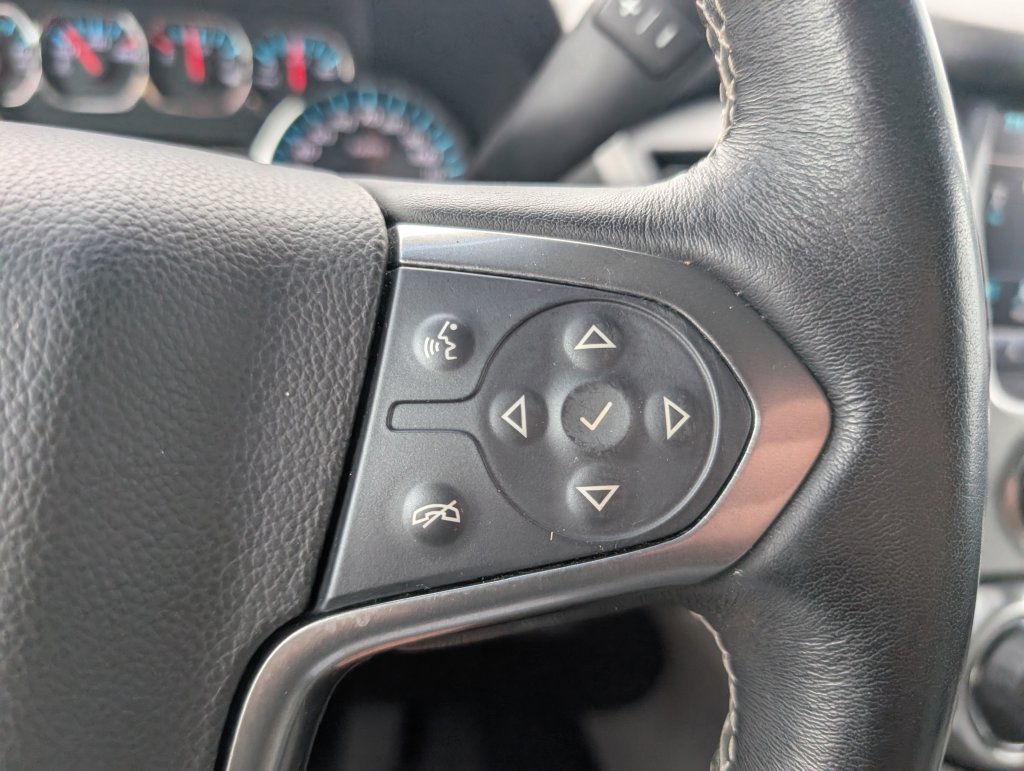 Used 2019 Chevrolet Tahoe LT w/ Luxury Package RWD image 18