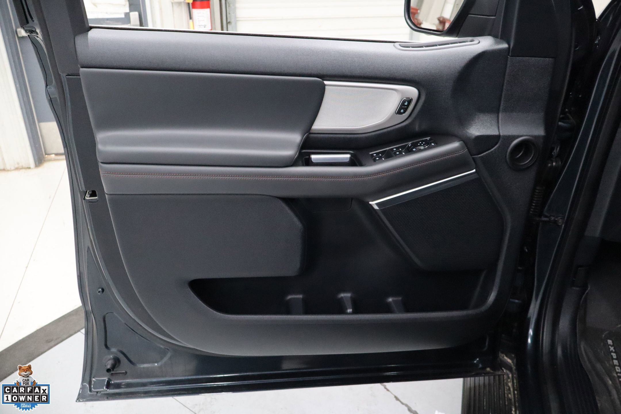 Certified 2025 Ford Expedition Active image 14