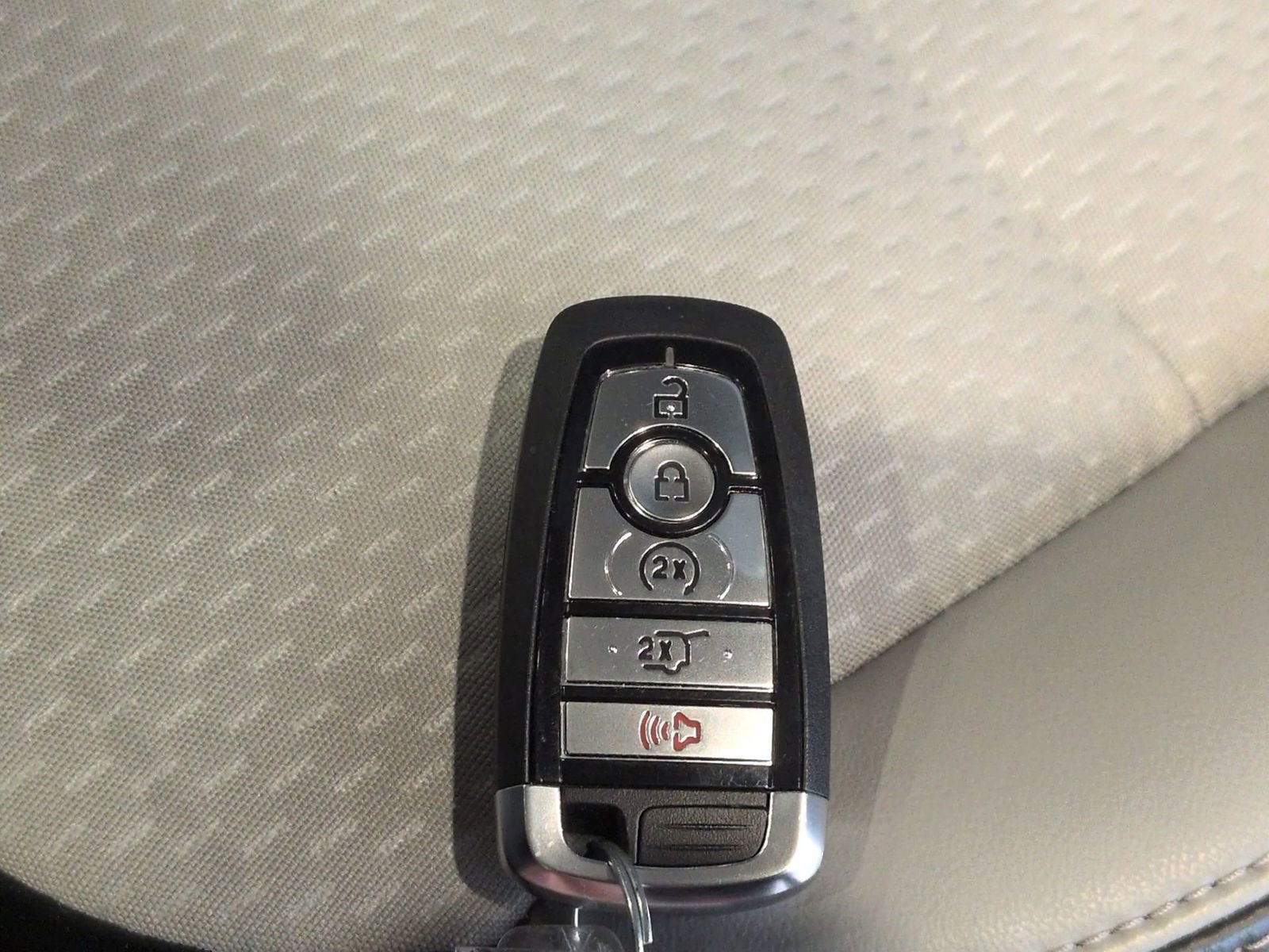 Certified 2025 Ford Escape SE image 38