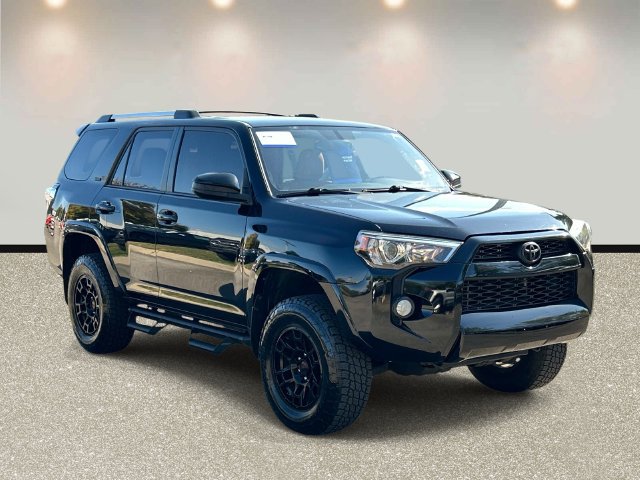 Used 2019 Toyota 4Runner SR5 AWD/4WD image 3