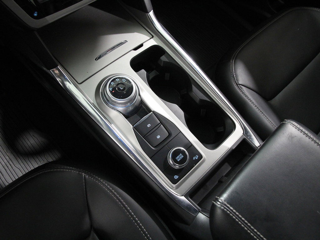 Certified 2022 Ford Explorer XLT w/ Equipment Group 202A image 16