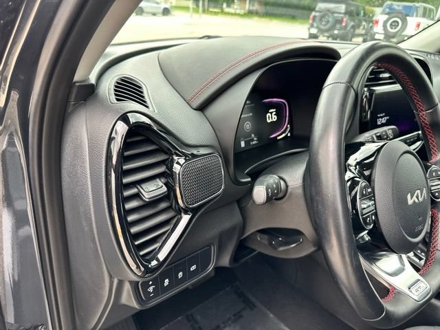 Used 2023 Kia Soul GT-Line FWD image 28
