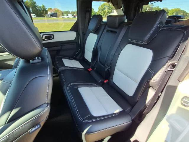 Certified 2026 Ford Bronco Outer Banks w/ Sasquatch Package AWD/4WD image 7