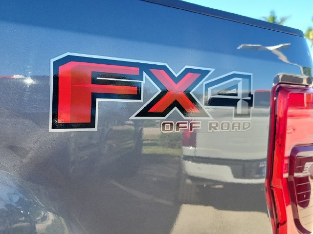 Certified 2022 Ford F350 Lariat w/ Lariat Ultimate Package AWD/4WD image 9