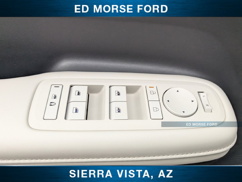 Used 2025 Hyundai Santa Fe SEL FWD image 11