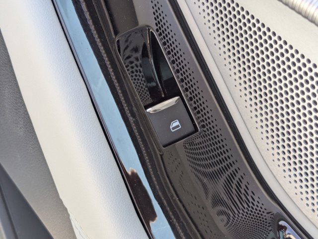 Certified 2025 Ford Explorer Platinum w/ Ultimate Package image 38