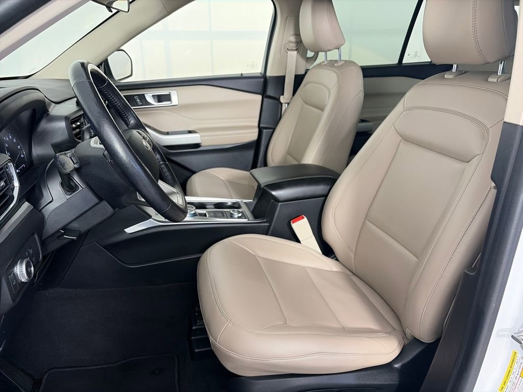 Certified 2022 Ford Explorer XLT w/ Equipment Group 202A image 11