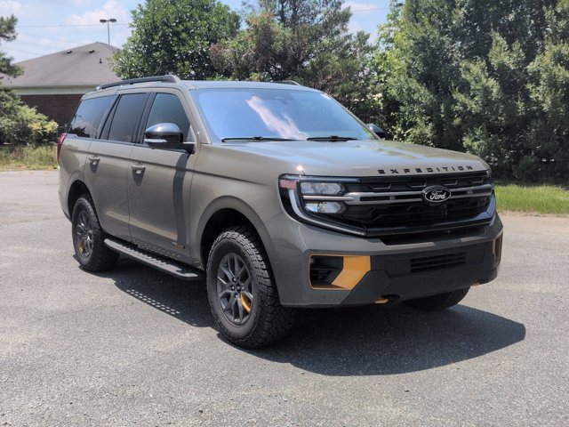 Certified 2025 Ford Expedition Tremor AWD/4WD image 2