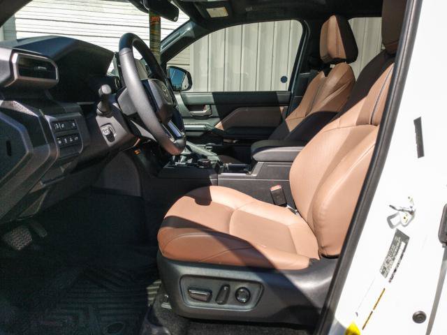Used 2025 Toyota 4Runner Limited AWD/4WD image 11