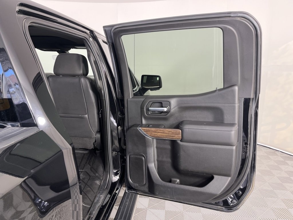 Used 2021 Chevrolet Silverado 1500 High Country w/ Technology Package image 28