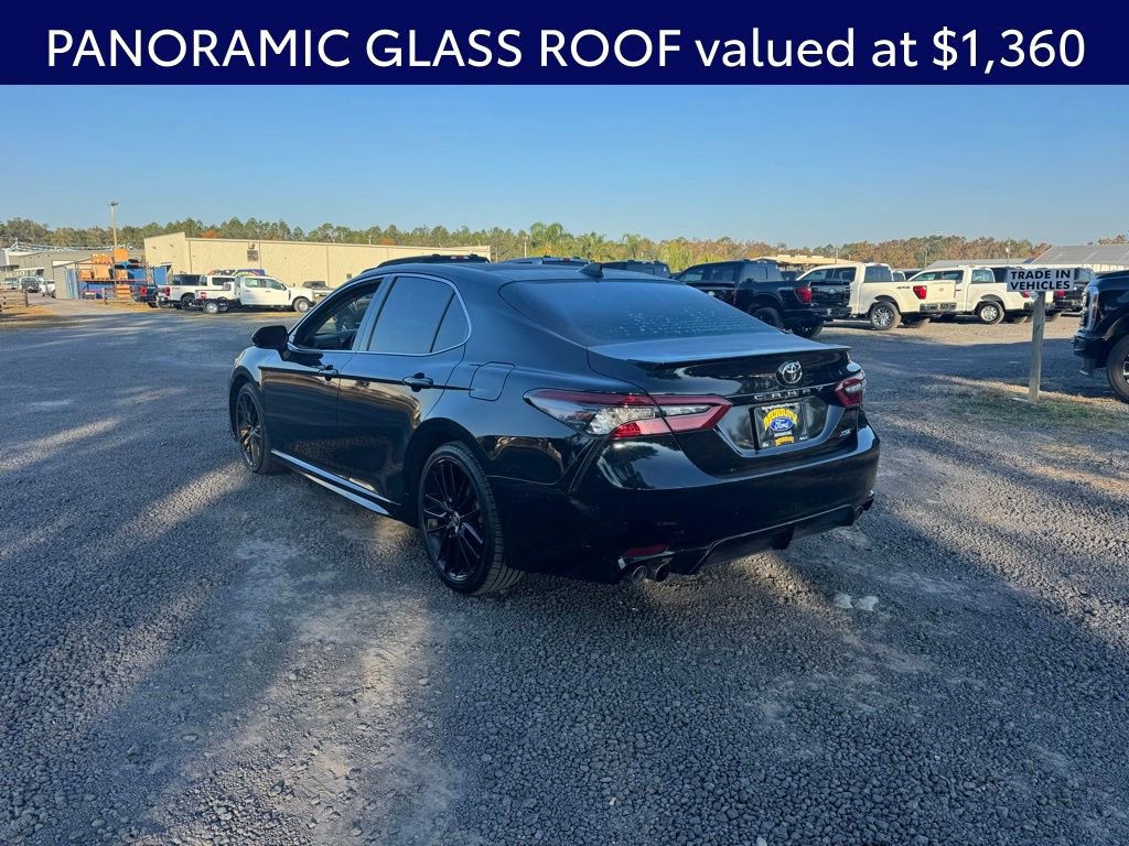 Used 2021 Toyota Camry XSE image 3