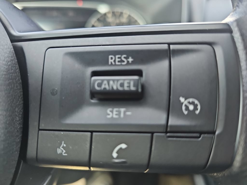 Used 2024 Nissan Rogue S AWD/4WD image 17