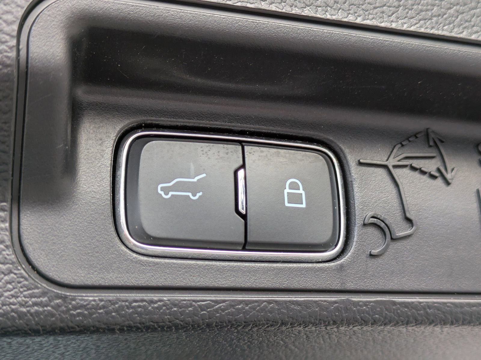 Certified 2023 Ford Explorer XLT image 15