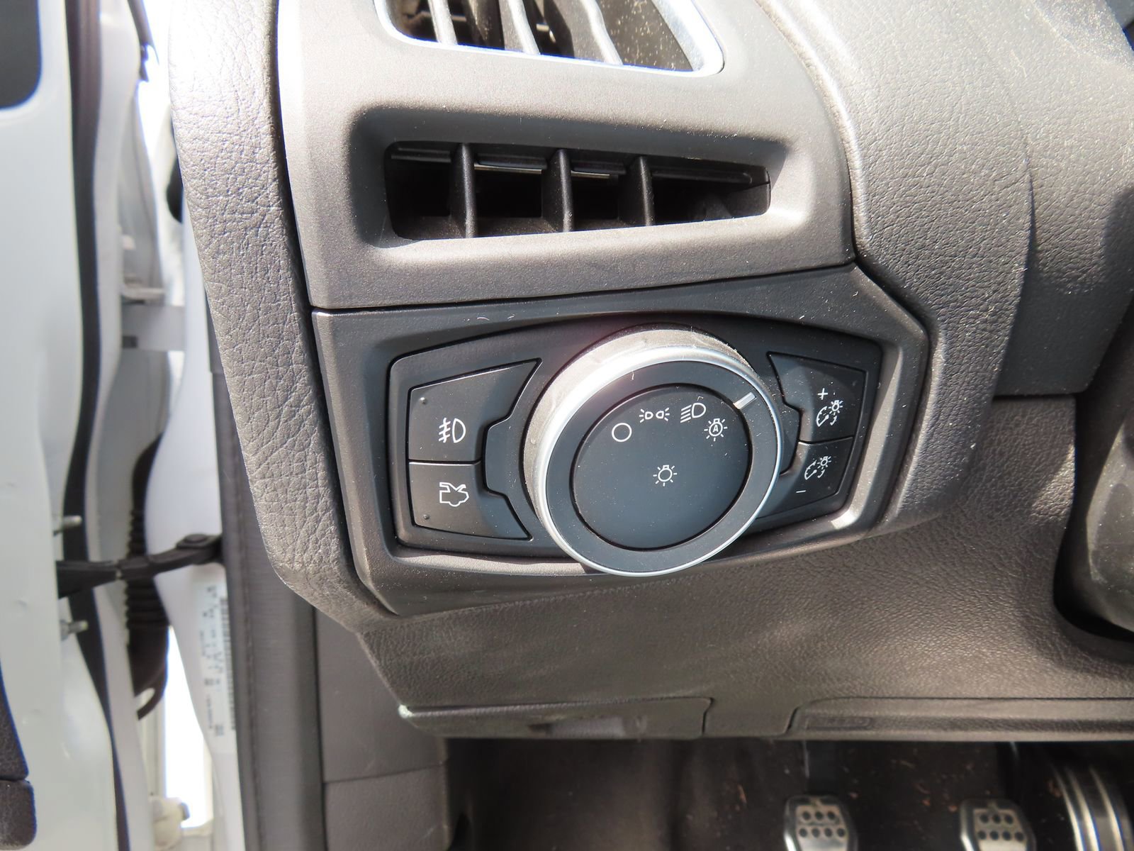 Certified 2017 Ford Focus ST w/ Equipment Group 402A image 16