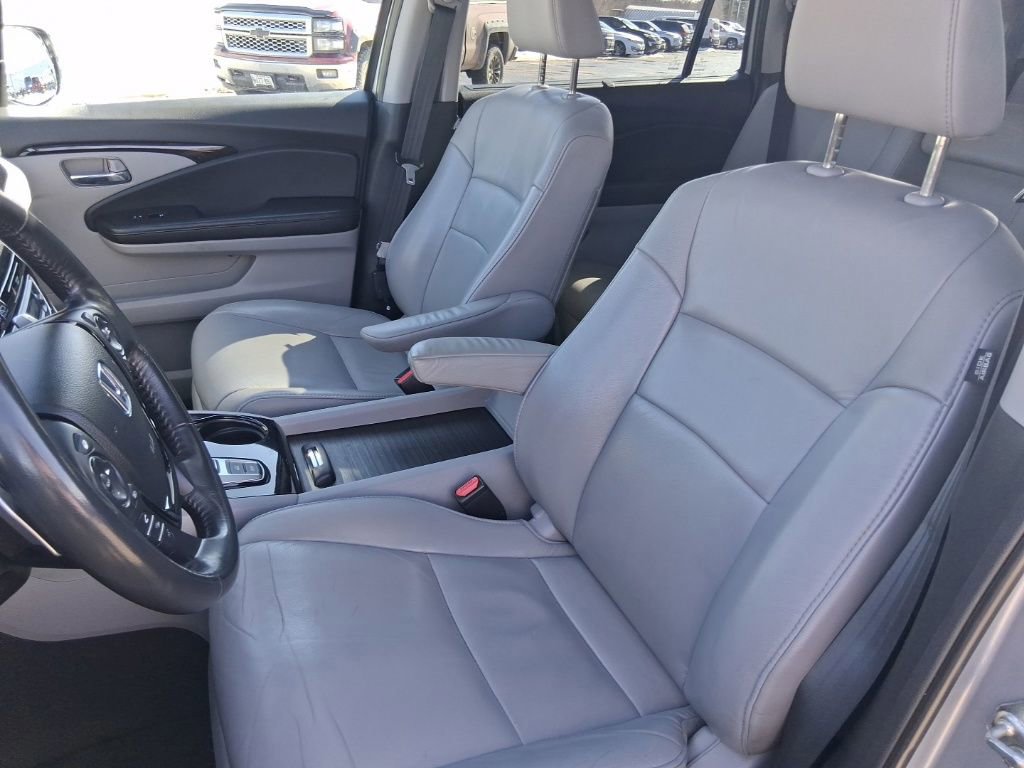 Used 2018 Honda Pilot Touring image 11