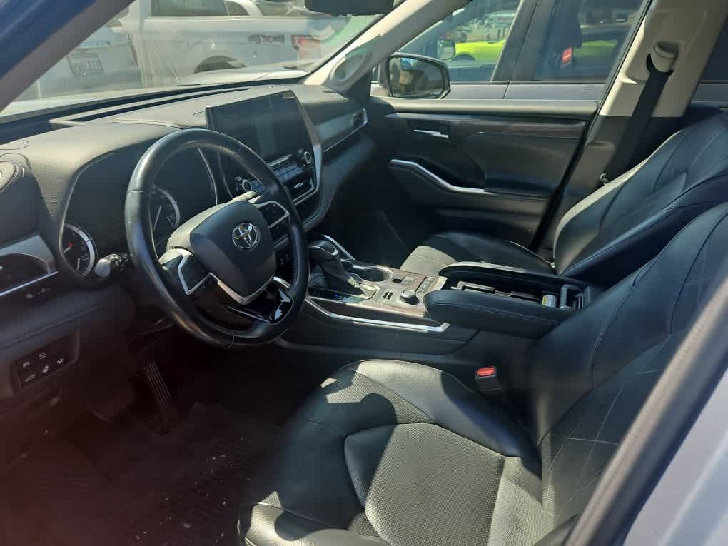 Used 2022 Toyota Highlander Platinum AWD/4WD image 15