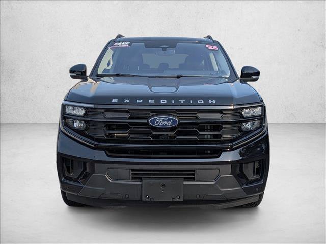 Certified 2025 Ford Expedition Active AWD/4WD image 2
