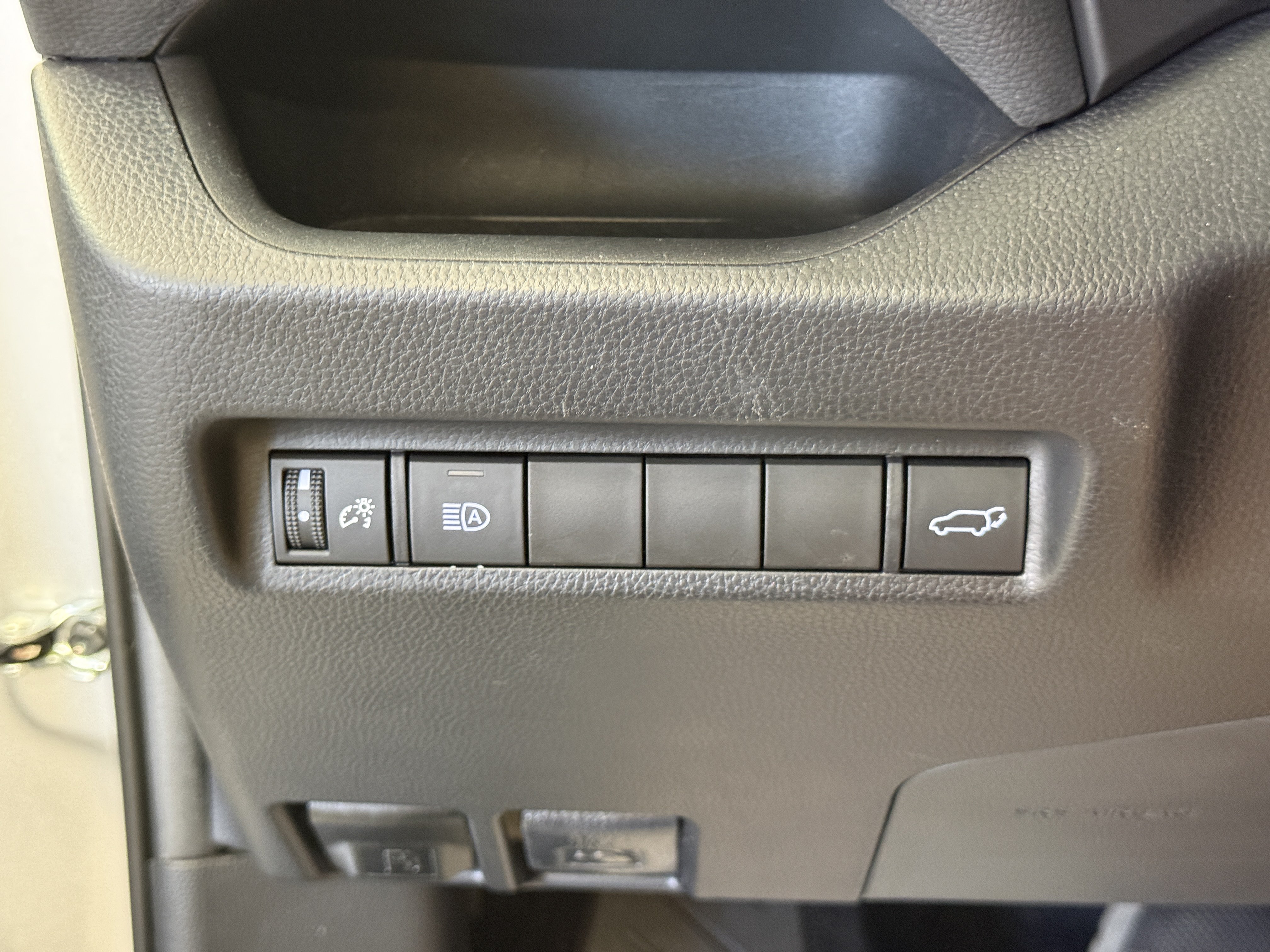 Used 2021 Toyota RAV4 XLE Premium FWD image 22