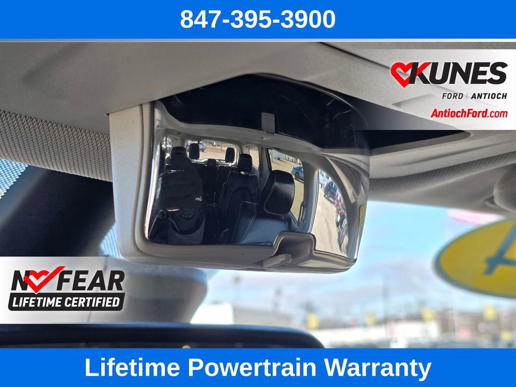 Used 2024 Chrysler Pacifica Touring-L image 62